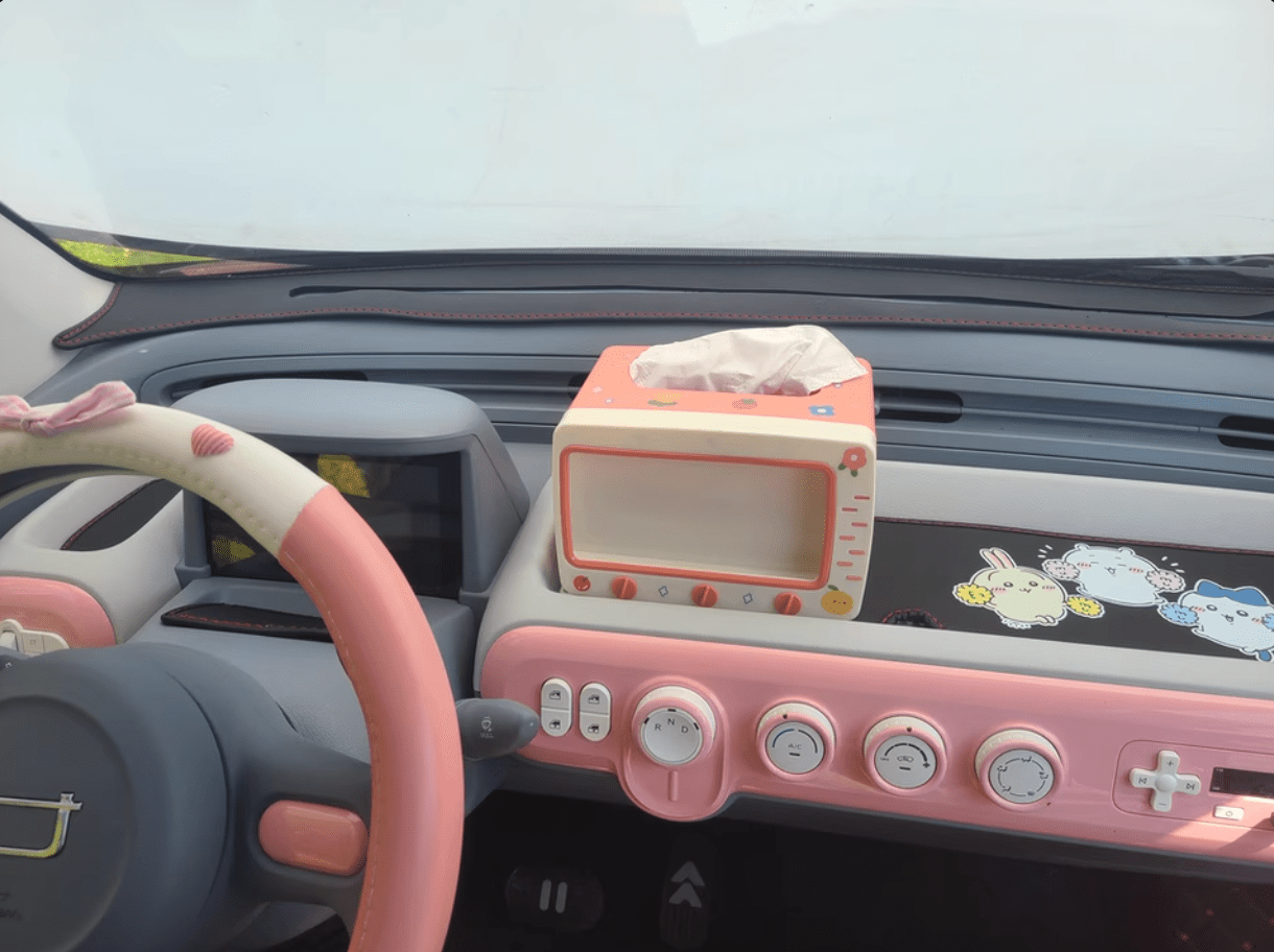 Xevaban.com ở 214 Giải Phóng là đơn vị chuyên cung cấp phụ kiện oto, đồ chơi oto, phụ kiện bestune pony, đồ chơi bestune pony, xevaban, 214 giải phóng, thảm taplo bestune pony, thảm taplo chống nắng bestune pony, thảm taplo cao cấp bestune pony.